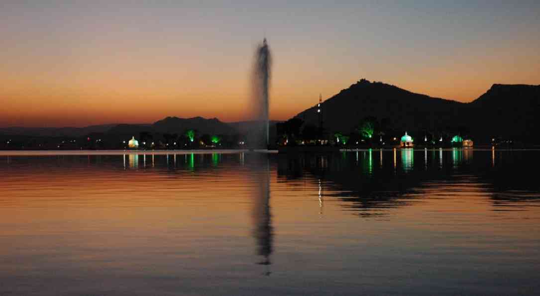 Fateh Sagar Lake - 3 KM